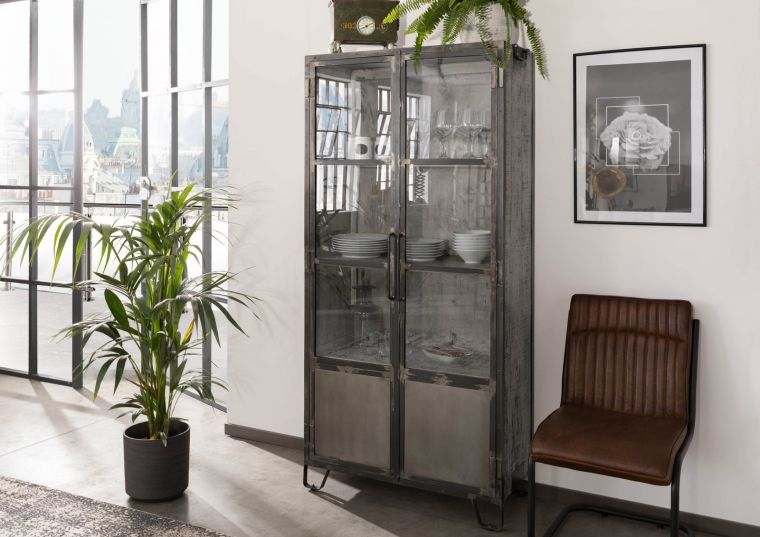 Vitrine Mango 90x40x190 grau lackiert HEAVY INDUSTRY #123