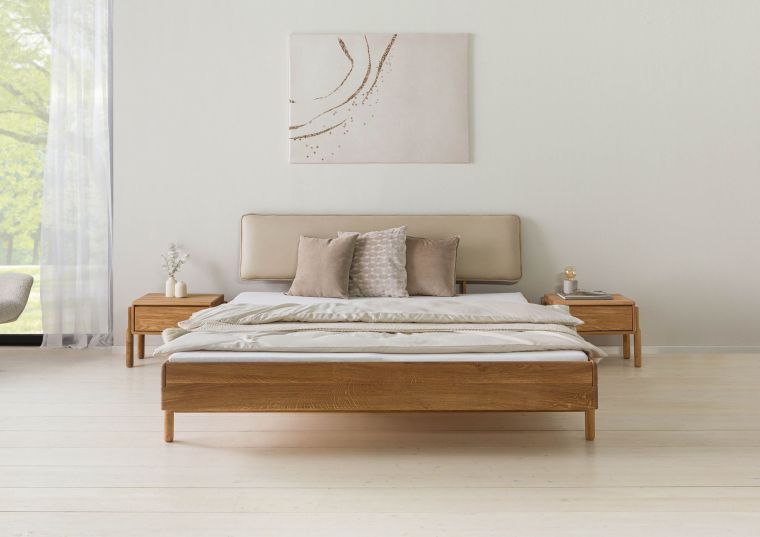 Bett Eiche 200x200x94 natur geölt, Kopfteil beige KIEL #104