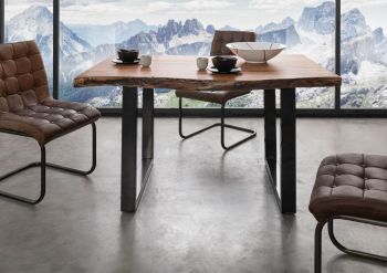 Baumtisch Akazie 140x90x77 natur lackiert / U-Beine anthrazit glänzend FREEFORM 5