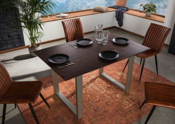 Esstisch Akazie 140x90 braun lackiert / U-Beine silber matt SWISS EDGE