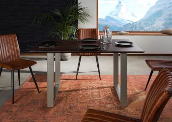 Esstisch Akazie 140x90 braun lackiert / U-Beine silber matt SWISS EDGE