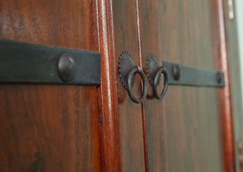 Eckschrank Akazie 107x54x190 nougat lackiert OXFORD #526
