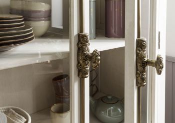 Vitrine Mango 97x45x190 weiß lackiert TOULOUSE #101