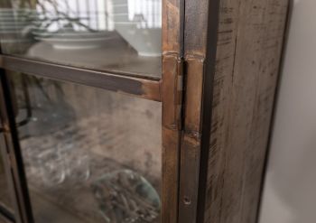 Vitrine Mango 90x40x190 braun lackiert HEAVY INDUSTRY #223