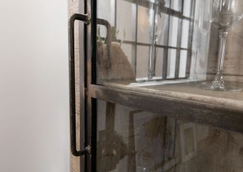 Vitrine Mango 60x40x180 braun lackiert HEAVY INDUSTRY #242