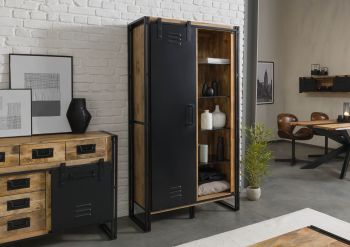 Wohnzimmerschrank Mango 105x45x195 natur klar lackiert / Metall schwarz BLACKBURN #104