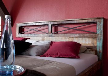 Bett Altholz 180x200x100 mehrfarbig lackiert NATURE OF SPIRIT #47