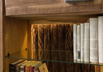 Vitrine Akazie 58x40x180 natur lackiert BARK #102