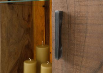 Schrank Akazie 118x40x180 natur lackiert BARK #101