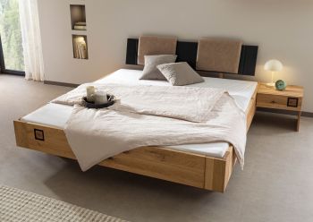 Bett inkl. Nachttisch rechts und Kopfteilkissen taupe  Wildeiche 160x200x86 natur geölt/lackiert KITZBÜHEL #261